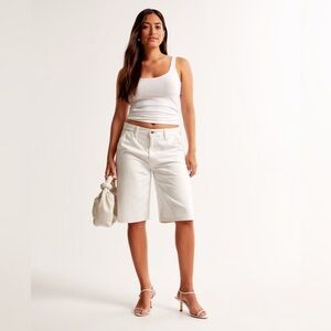 NWT Abercrombie & Fitch women’s curve love mid rise shorts 2/26